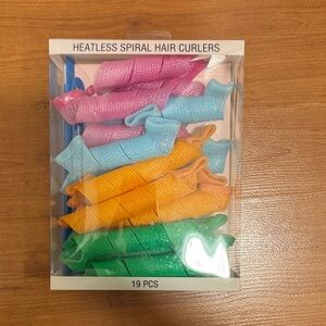Forever 21 Vibrant Heatless Hair Curlers Set